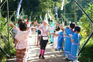 BIB: 3290
                            <button type="button" onclick="openModal(19040921)" class="btn btn-primary btn-sm float-right btn-popup" data-toggle="modal" data-target=".modal-high-quality">
                        <i class="fas fa-shopping-cart"></i> Add to Cart
                    </button>
                                            <button type="button" onclick="isThisMe(19040921, true)" class="btn btn-success btn-sm float-right btn-popup btn-isme hidden" data-toggle="tooltip" data-placement="bottom" title="นี่คือรูปของคุณใช่ไหม คลิกที่นี่เพื่อเอาเข้าอัลบั้ม">
                        <i class="fas fa-plus"></i> Add to album
                    </button>
                    <button type="button" onclick="isThisMe(19040921, false)" class="btn btn-warning btn-sm float-right btn-popup btn-isnotme hidden">
                        <i class="fas fa-ban"></i> Remove from album
                    </button>